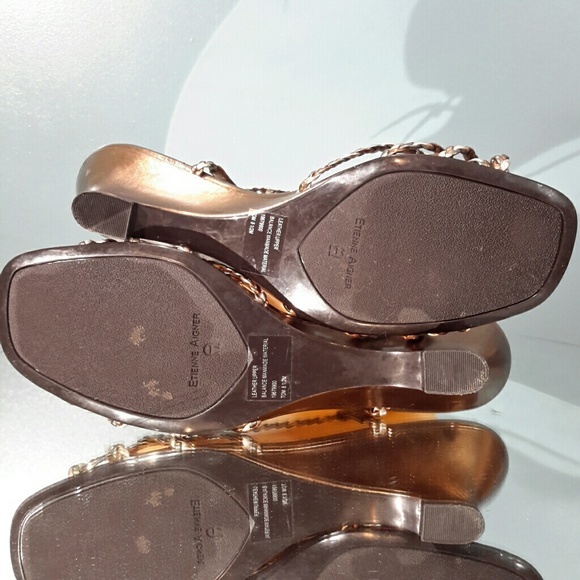 Etienne Aigner bronze and silver sandals - Picture 6 of 8